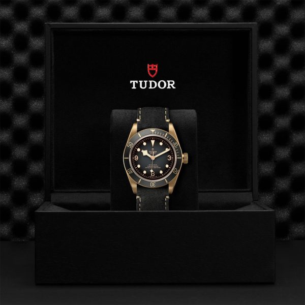 TUDOR Black Bay Bronze - M79250BA-0001 Automatic Watch - Image 4