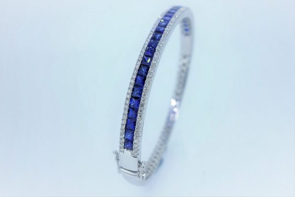 18ct White Gold Sapphire & Diamond Bangle - Image 2