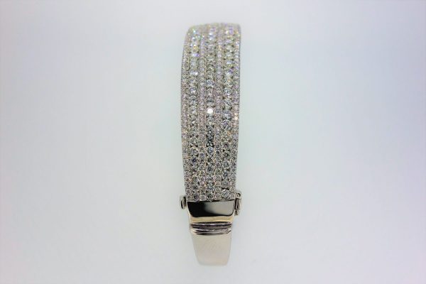 18ct White gold Multi-Cut Diamond Pave Bangle