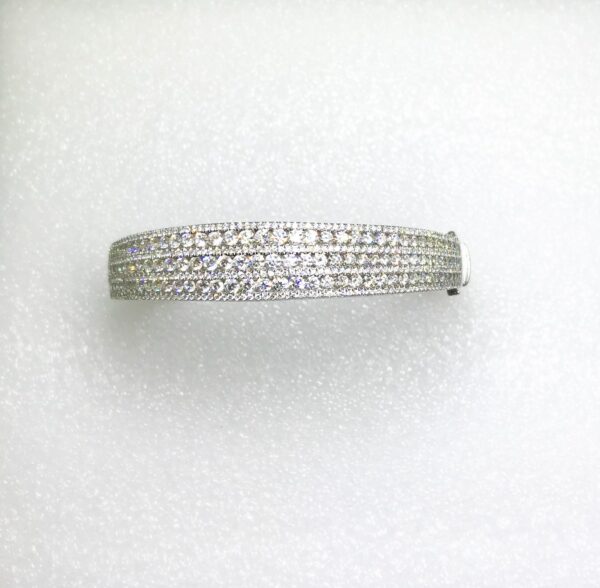 18ct White gold Multi-Cut Diamond Pave Bangle - Image 3