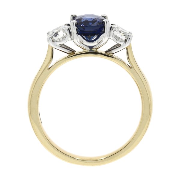 18ct Gold Oval Sapphire & Diamond Ring - Image 2