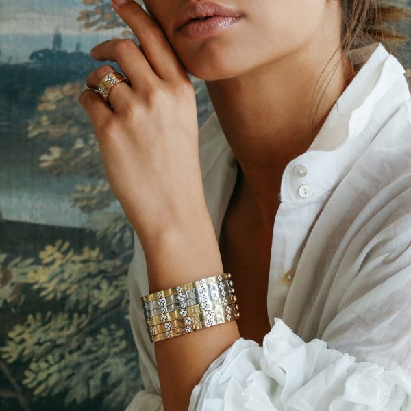 Roberto Coin 18ct Yellow Gold Diamond Love in Verona Bangle - Image 2