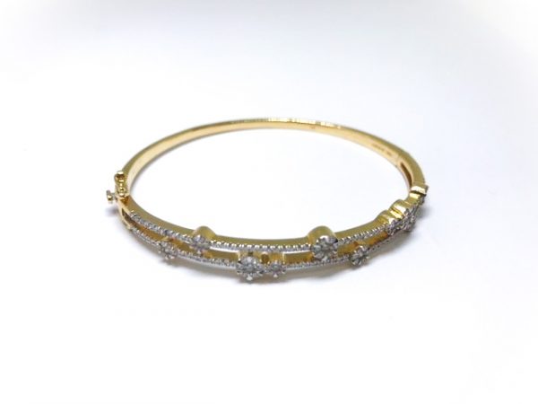 18ct Yellow gold Diamond Cluster Bangle