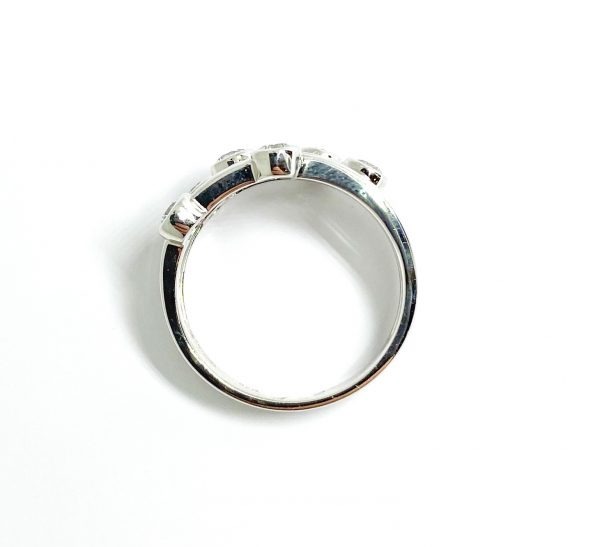 18ct White Gold Diamond Bubble Ring - Image 2