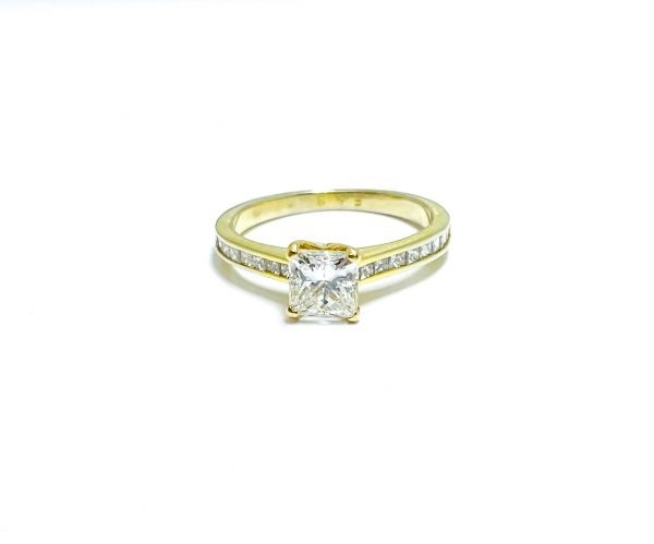 Pre-Owned 18ct Yellow Gold Princess Cut Diamond Ring