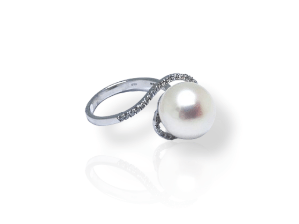 18ct White Gold Fresh Water Pearl & Diamond Ring 0.26ct