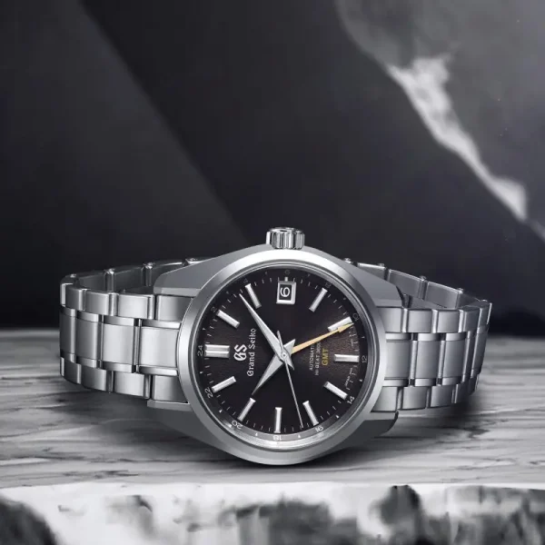 Grand Seiko ‘Dusk Mount Iwate’ - SBGJ265G Mechanical Hi-Beat GMT - Image 3