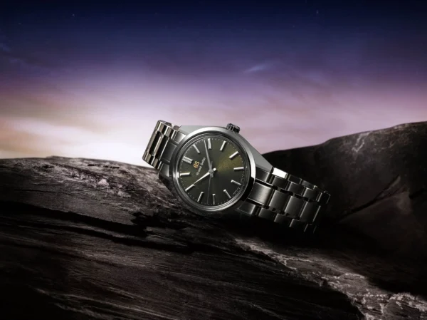 Grand Seiko ‘Mount Iwate – Autumn Dusk’  - SBGW303G European Limited Edition - Image 4