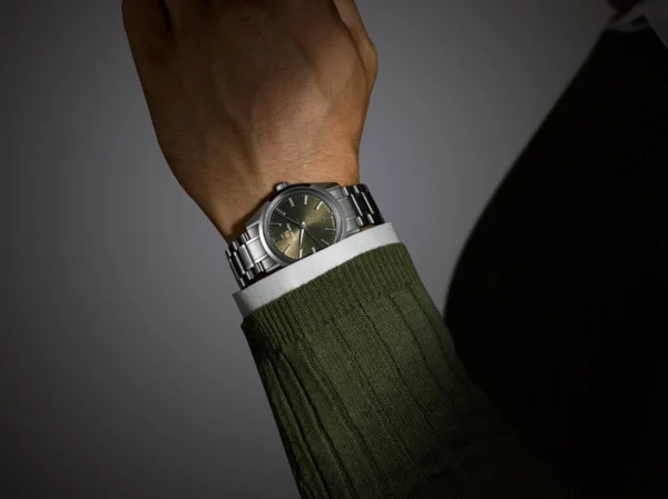 Grand Seiko ‘Mount Iwate – Autumn Dusk’  - SBGW303G European Limited Edition - Image 5