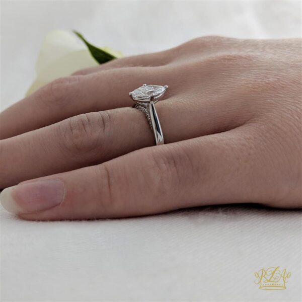 Oxford Marquise 0.61ct F VS2 - Image 2